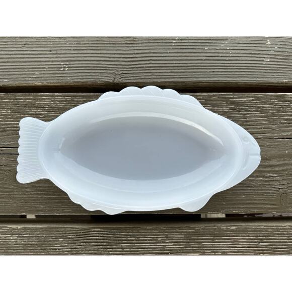 Vintage Milk Glass Fish by Glasbake McKee, 9 inch Fish Shape Baker, Seafood Dish - Picture 5 of 15